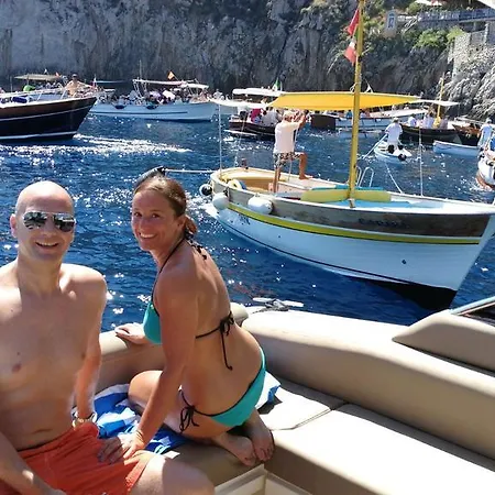 Sorrento On Boat Botel *